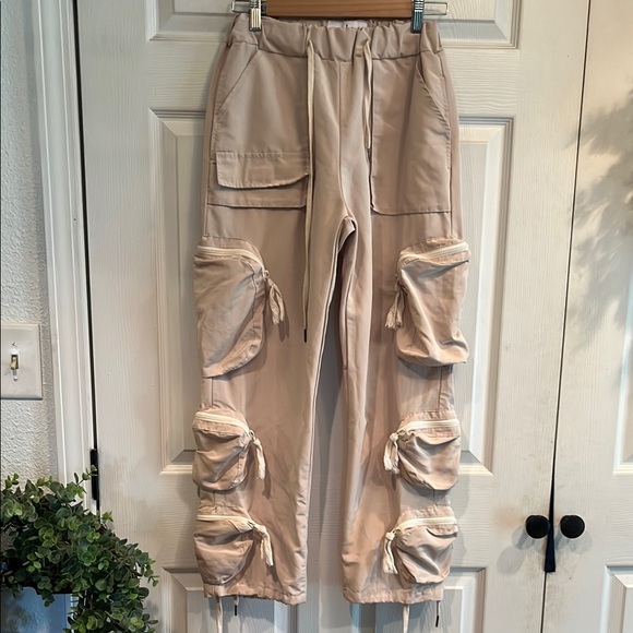 Tan Cargo Pants with Relaxed Fit and Tapered Ankle